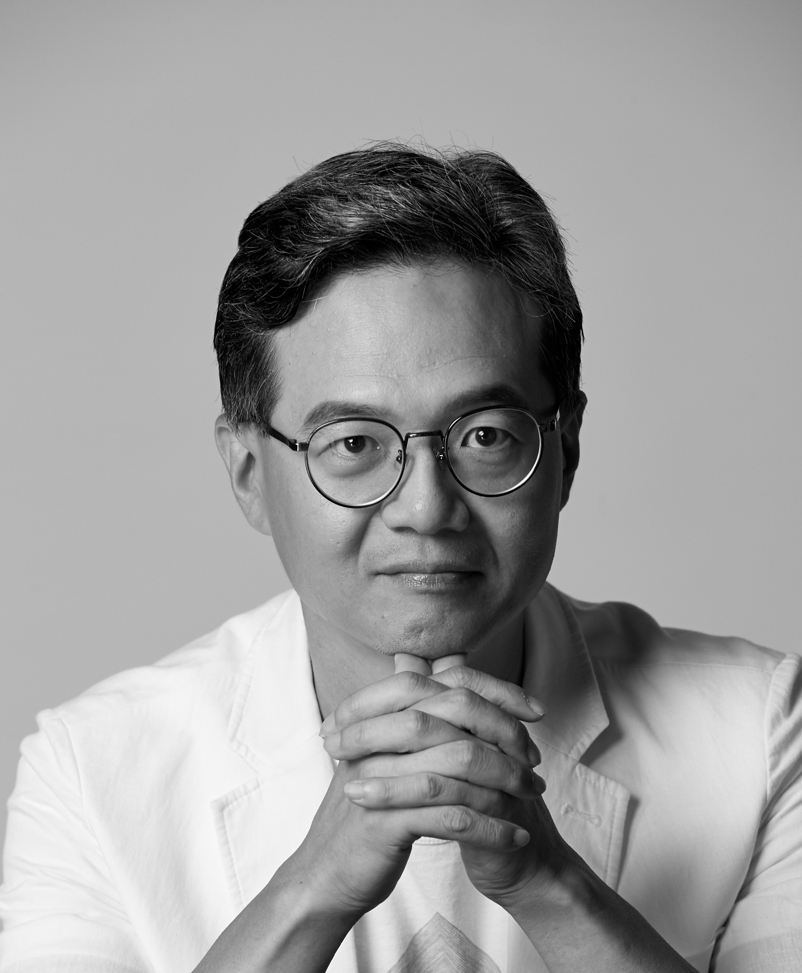 안용일 사진