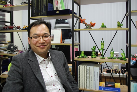 (한국대학신문) [창간기획下] 특별한 교수법으로 학생들 가르친다 대표이미지