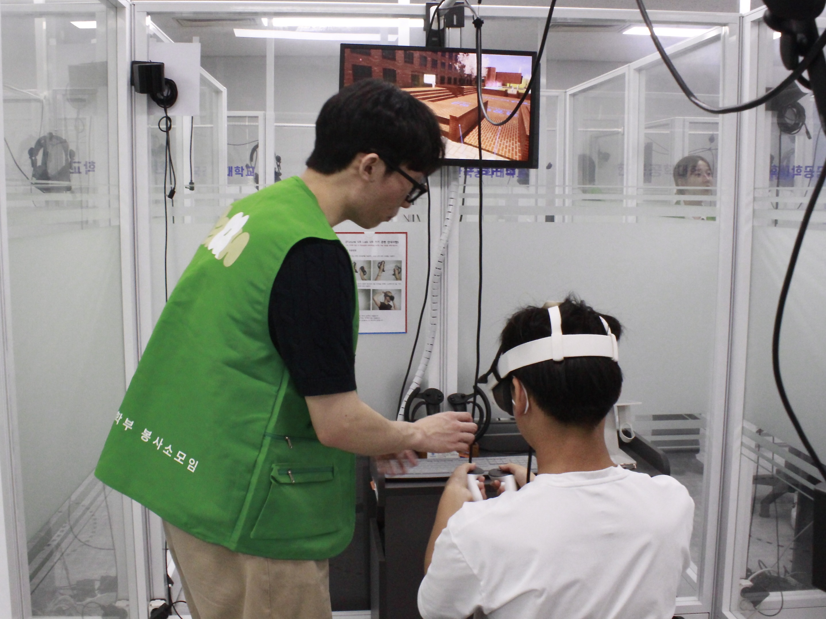 우리 대학 반도체공학부 청년봉사단 ‘ 다온’, 청소년 전공 체험 봉사활동 성료 대표이미지